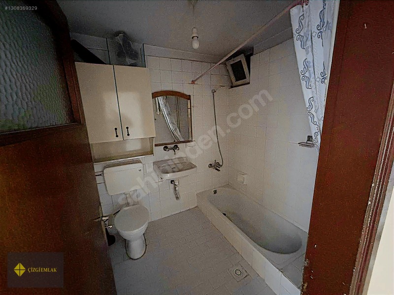 Çizgi Emlak'tan Kızılcıklı/istasyon Yakını Köşe Satılık 2+1(boş) — fotoğraf 10