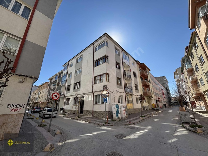 Çizgi Emlak'tan Kızılcıklı/istasyon Yakını Köşe Satılık 2+1(boş) — fotoğraf 14