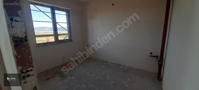 Üniversite İle Komşu Satılık 1+1 (balkonlu)ara Kat Daire — fotoğraf 5