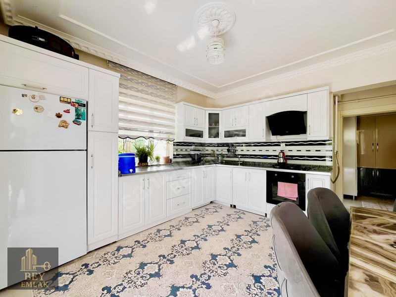 Ataşehir'de Satılık 3+1 Ara Kat İçi Yapılı Daire — fotoğraf 2