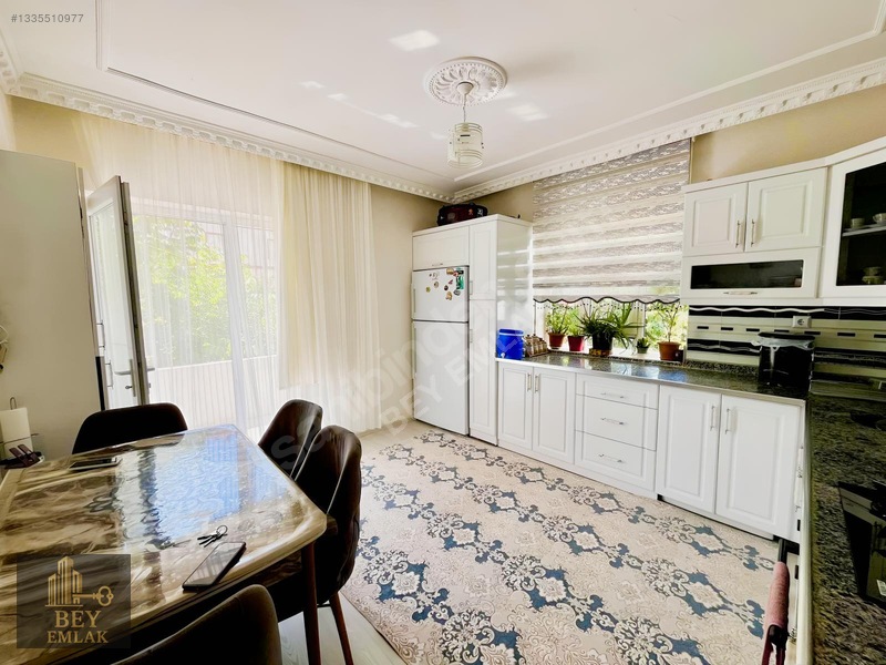 Ataşehir'de Satılık 3+1 Ara Kat İçi Yapılı Daire — fotoğraf 3
