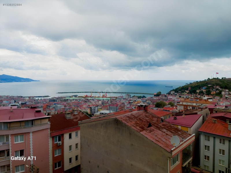 Cadde Oto Emlak'tan Deniz Manzaralı Geniş Balkonlu Sıfır Daire — fotoğraf 4