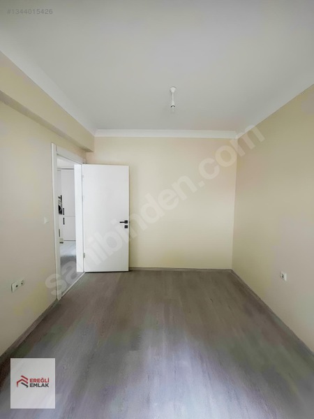 Çarşıda Mutfak Dolaplı Kombili Ve İskanlı Satılık Sıfır 1+1 — fotoğraf 10