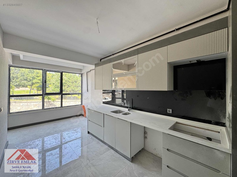 Zirveden Yeni Binada, Bağımsız Mutfaklı Sıfır Kiralık 2+1 Daire