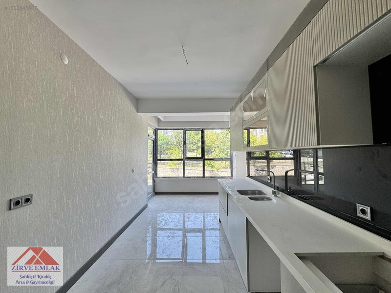 Zirveden Yeni Binada, Bağımsız Mutfaklı Sıfır Kiralık 2+1 Daire — fotoğraf 2