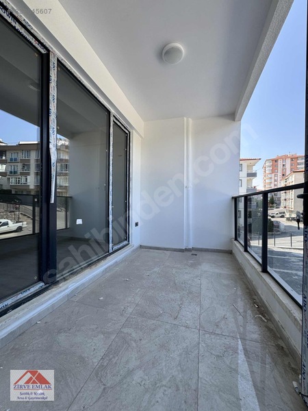Zirveden Yeni Binada, Bağımsız Mutfaklı Sıfır Kiralık 2+1 Daire — fotoğraf 8