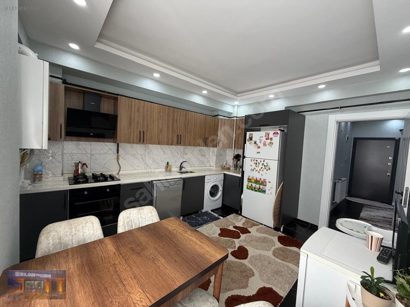 Bilgin Emlak Ofisi'nden Acilll Satılık Eşyalı 2+1 Odalı Daire — fotoğraf 2
