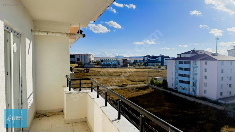 Emlak Kılavuzu'ndan Satılık Fırsat 3+1 Daire — fotoğraf 6