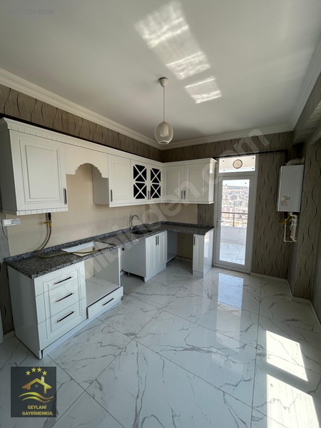 Kiralık Şehir Manzaralı Geniş, Ferah Ve Merkezi Konumda Ara Kat — fotoğraf 3