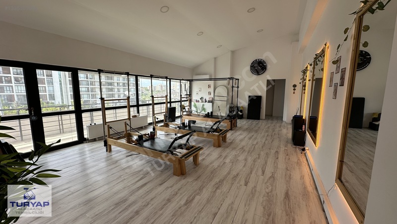 Turyap'tan Park Caddesinde Spor Salonunda Satılık Hisse — fotoğraf 3