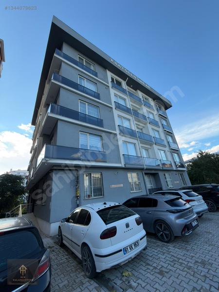 Merkezi Konumda Eşyalı Balkonlu Kiralık 1+1 Daire