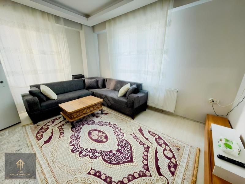 Merkezi Konumda Eşyalı Balkonlu Kiralık 1+1 Daire — fotoğraf 3