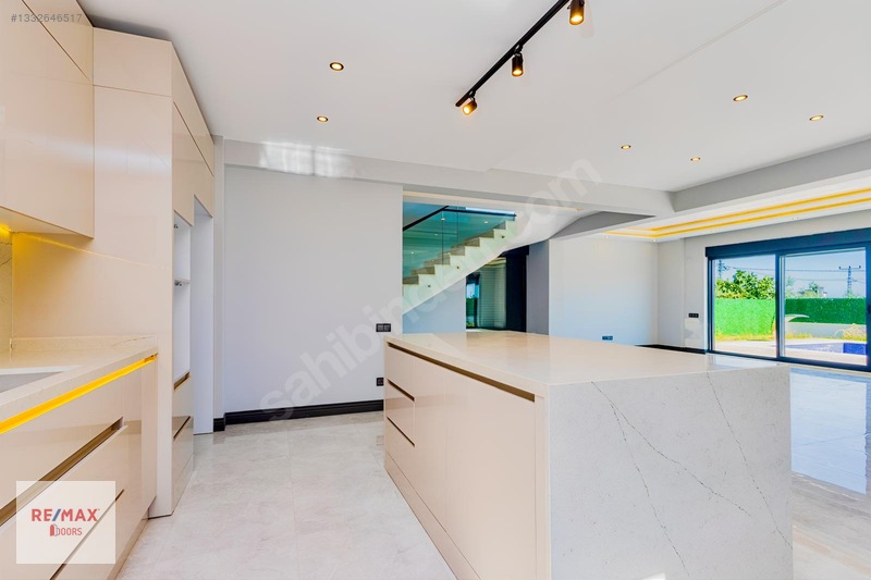 5+1 | 500 M² Müstakil Parselde Havuzlu Lüks Villa — fotoğraf 19
