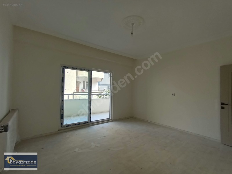 Bayazıtzade Emlak'tan Fatih Mahallesinde Kiralık 2+1 — fotoğraf 4