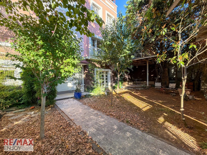 Bahçeşehir Berit Villalarında Gölet Manzaralı 4 Katlı Villa — fotoğraf 2