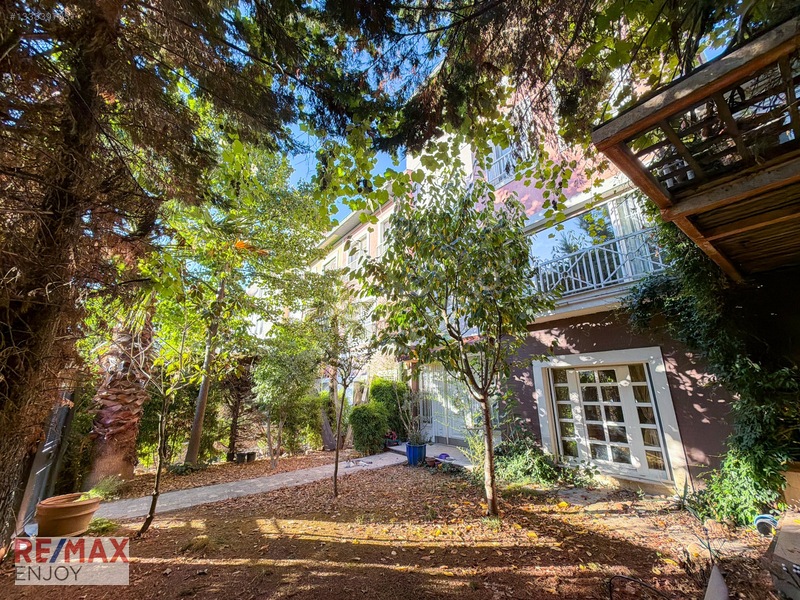 Bahçeşehir Berit Villalarında Gölet Manzaralı 4 Katlı Villa — fotoğraf 3
