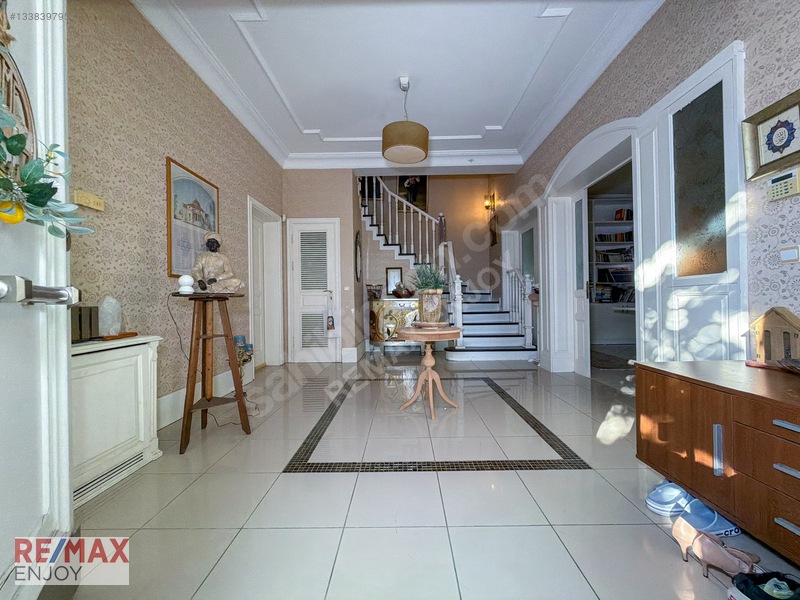 Bahçeşehir Berit Villalarında Gölet Manzaralı 4 Katlı Villa — fotoğraf 6