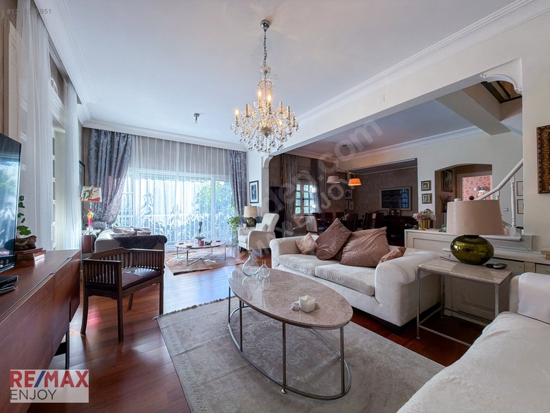 Bahçeşehir Berit Villalarında Gölet Manzaralı 4 Katlı Villa — fotoğraf 16