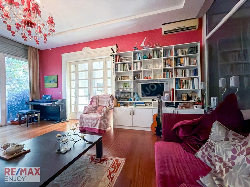 Bahçeşehir Berit Villalarında Gölet Manzaralı 4 Katlı Villa — fotoğraf 26