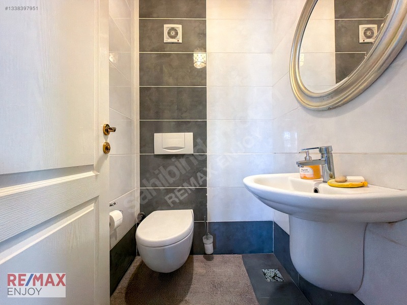 Bahçeşehir Berit Villalarında Gölet Manzaralı 4 Katlı Villa — fotoğraf 34