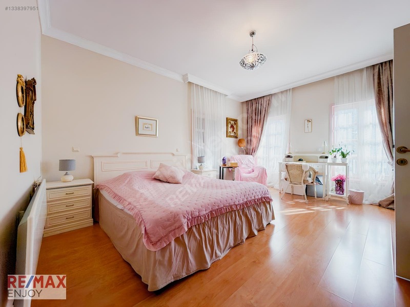 Bahçeşehir Berit Villalarında Gölet Manzaralı 4 Katlı Villa — fotoğraf 36