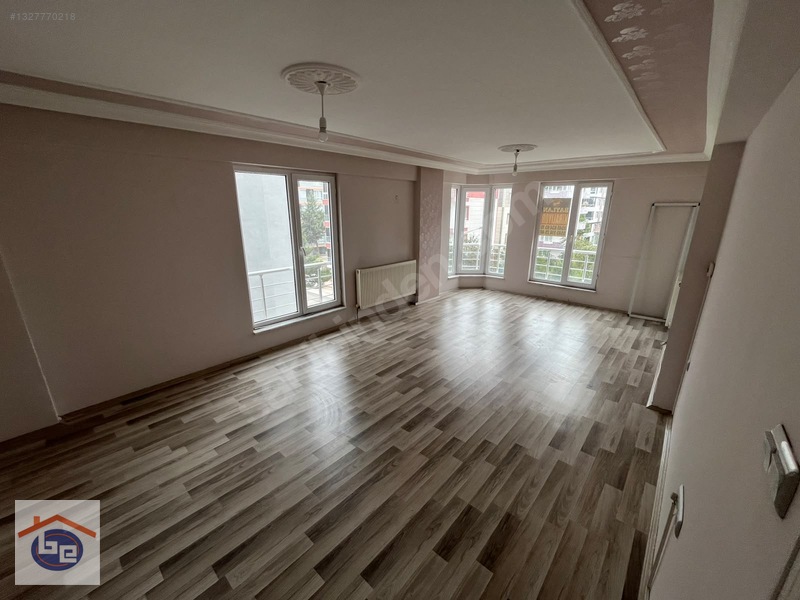 Baylan Emlak'tan Mahsen Mahallesi 3. Kat 3+1 Geniş Kiralık Daire — fotoğraf 6