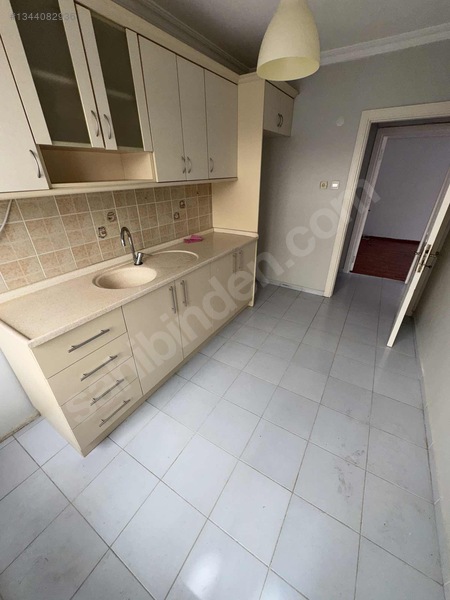 Zeki Emlak'tan Asansörlü 3+1 Kiralık Daire — fotoğraf 8