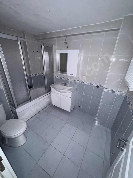 Zeki Emlak'tan Asansörlü 3+1 Kiralık Daire — fotoğraf 18