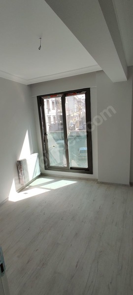 Buca Merkezde Satılık 1+1 Ara Kat Daire — fotoğraf 6