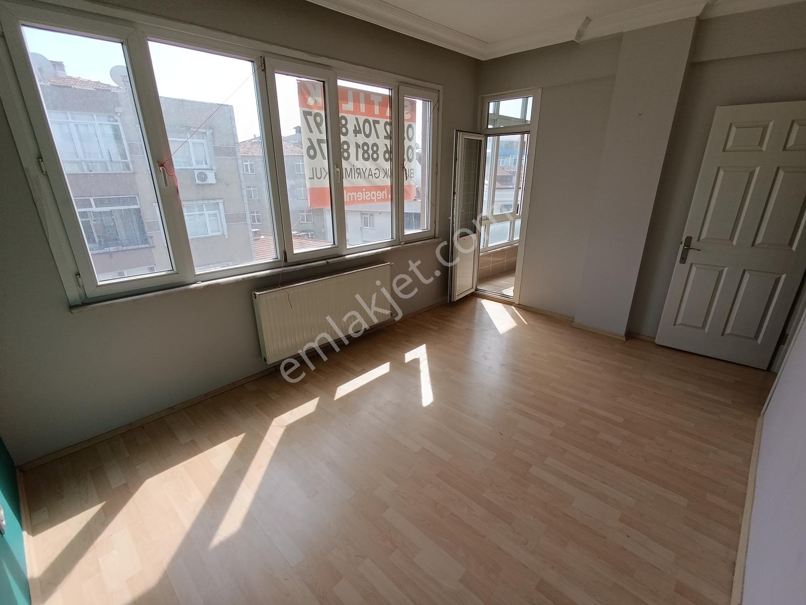 Sefaköyde Satılık 2+1.90 M2 Cadde Üzerinde 4.kat Kat Tapulu — fotoğraf 7