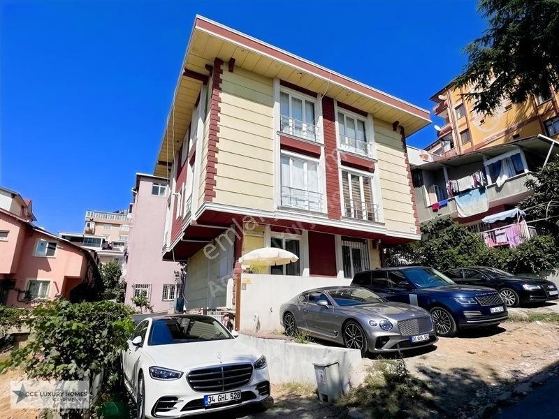 Kavacık'Ta Satılık 2+1 Daire Ve 2+1 Müştemilat