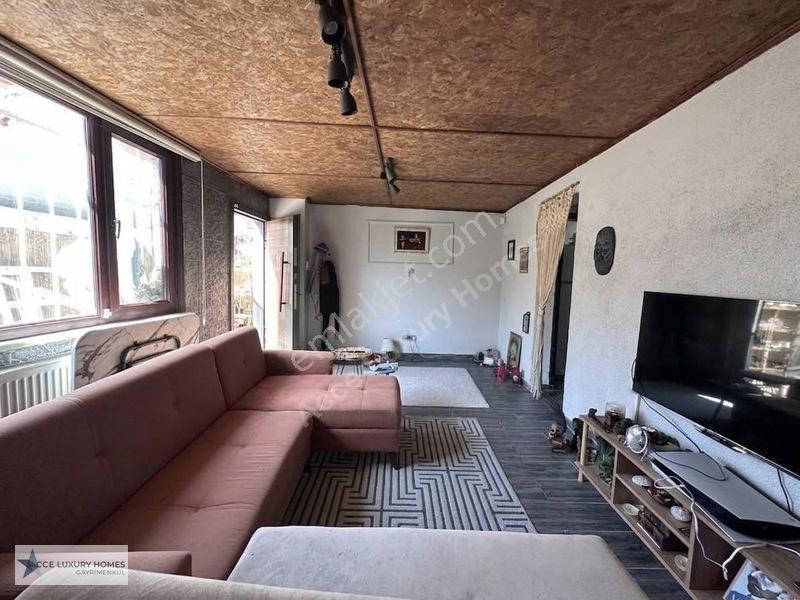Kavacık'ta Satılık 2+1 Daire Ve 2+1 Müştemilat — fotoğraf 13