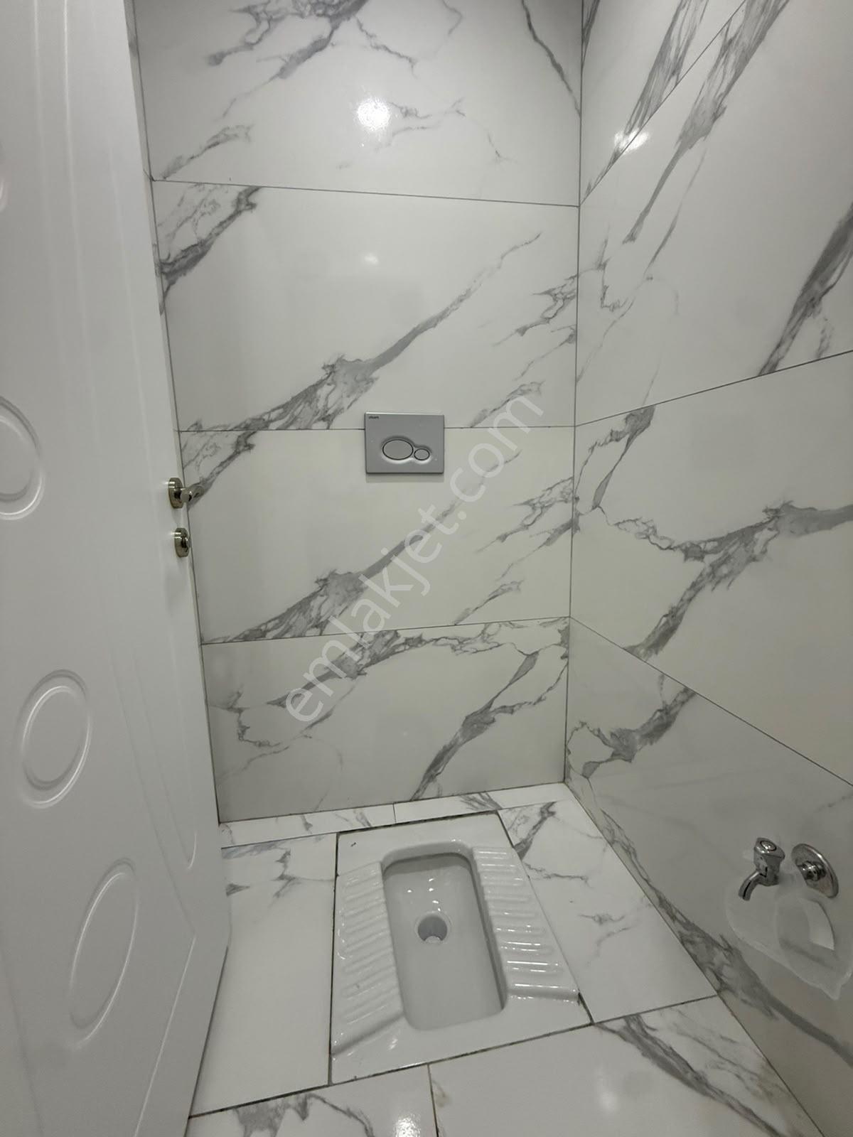 İbo Osman'da 210 M2/arsa İçerisinde/2+1/k.mutfak/geniş Bahçeli ! — fotoğraf 7
