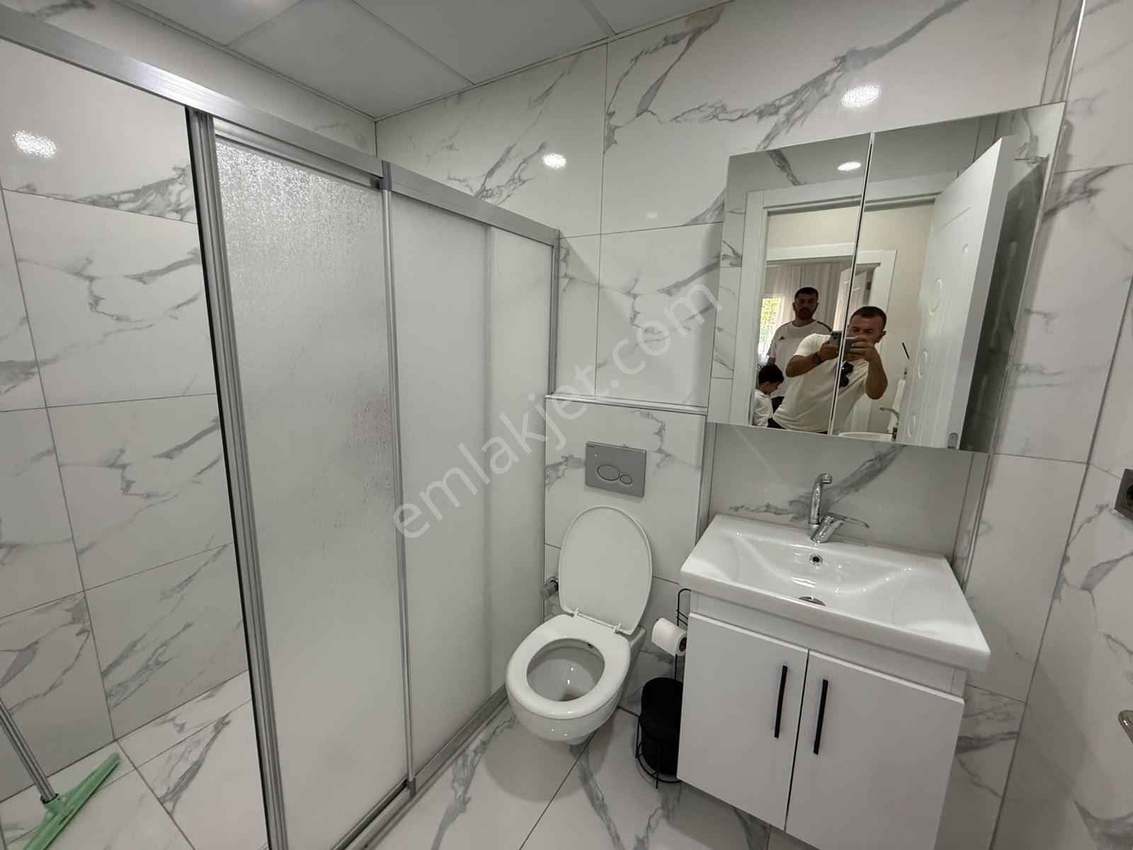 İbo Osman'da 210 M2/arsa İçerisinde/2+1/k.mutfak/geniş Bahçeli ! — fotoğraf 8