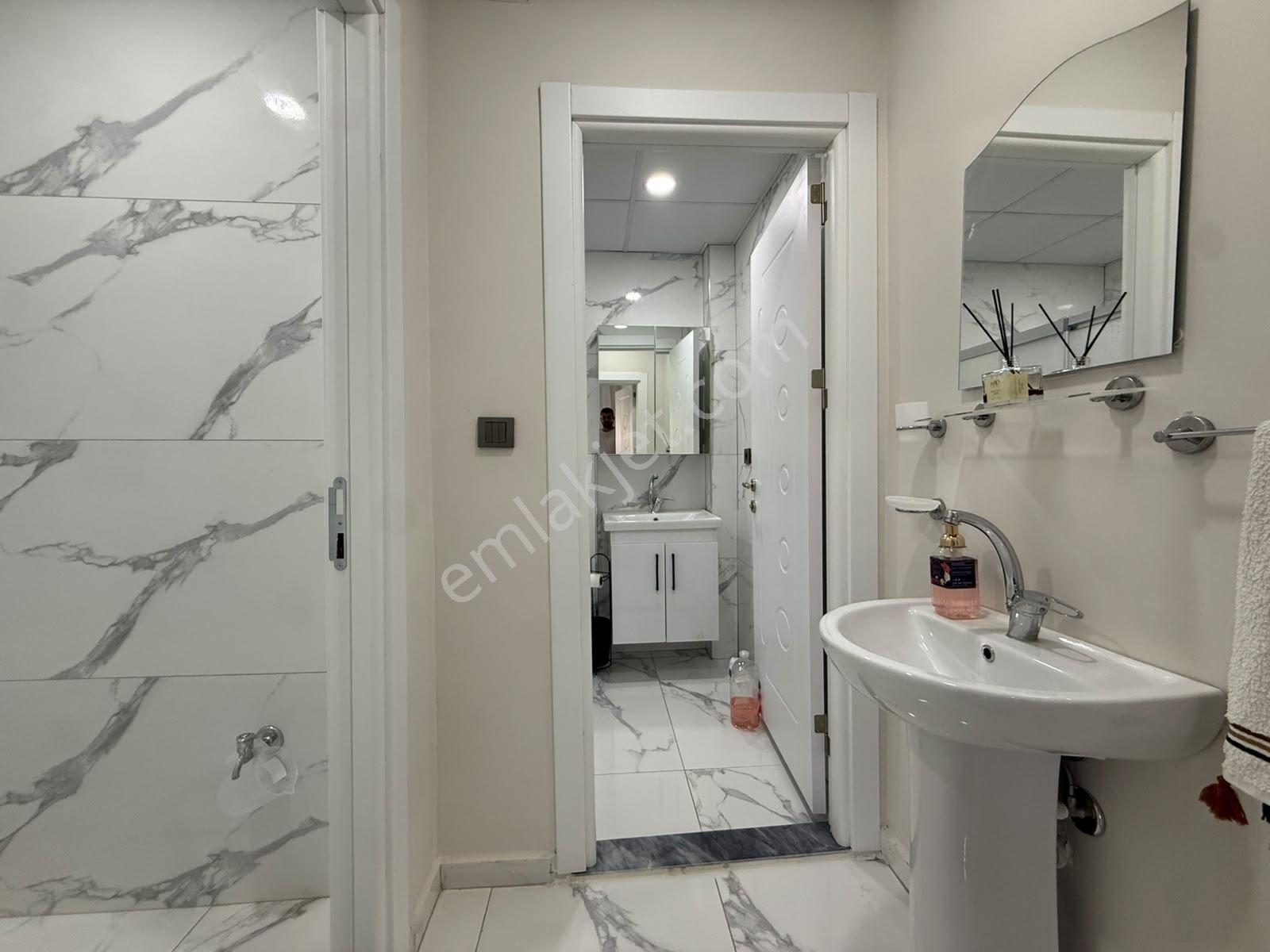 İbo Osman'da 210 M2/arsa İçerisinde/2+1/k.mutfak/geniş Bahçeli ! — fotoğraf 10
