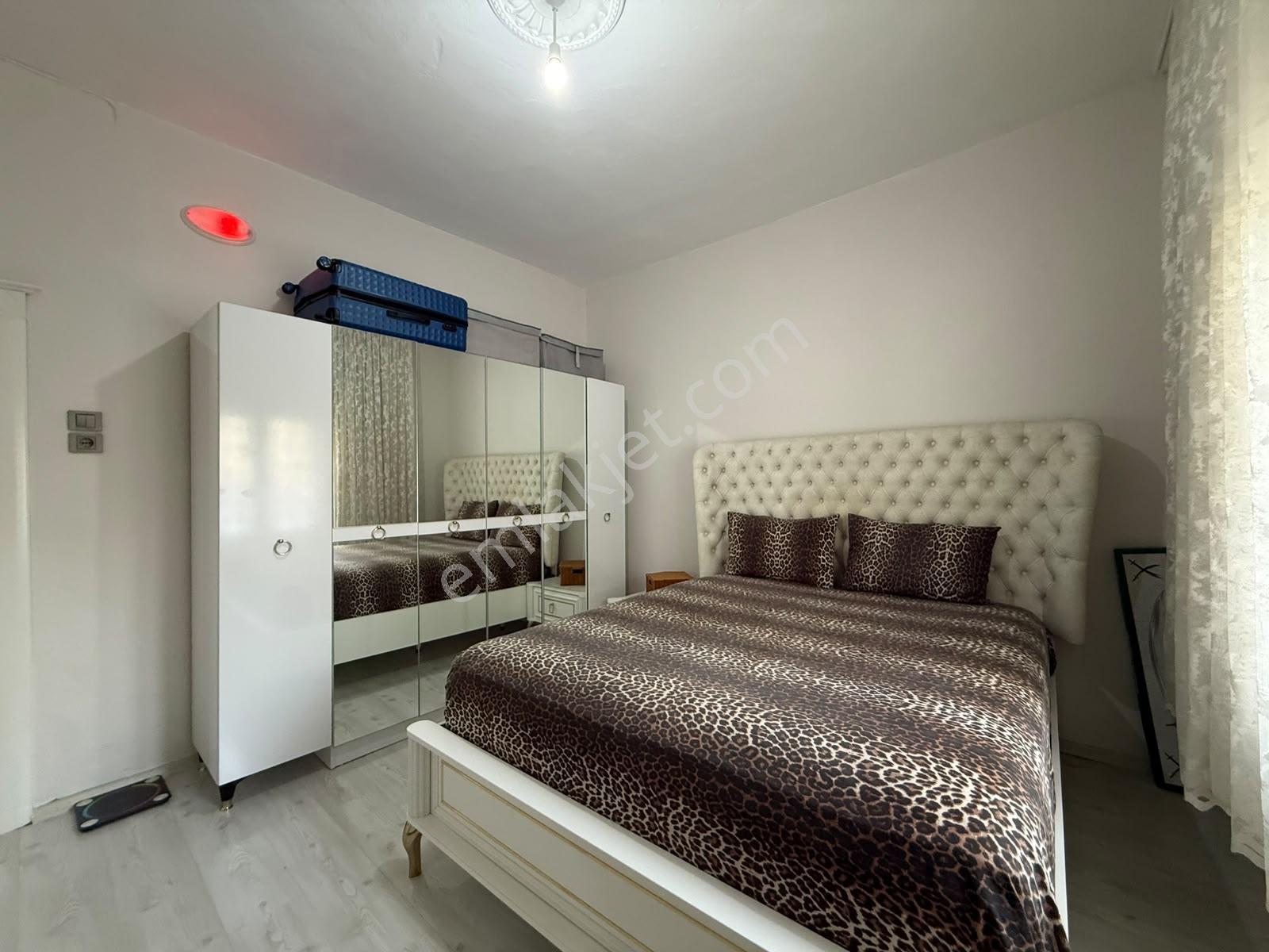 İbo Osman'da 210 M2/arsa İçerisinde/2+1/k.mutfak/geniş Bahçeli ! — fotoğraf 11
