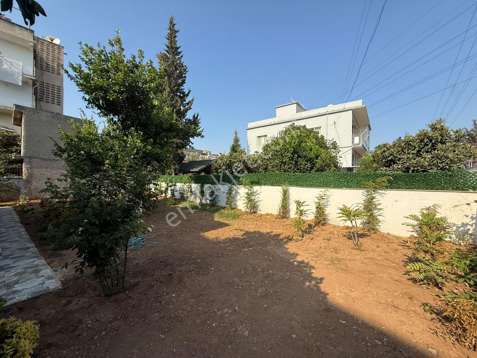 İbo Osman'da 210 M2/arsa İçerisinde/2+1/k.mutfak/geniş Bahçeli ! — fotoğraf 26
