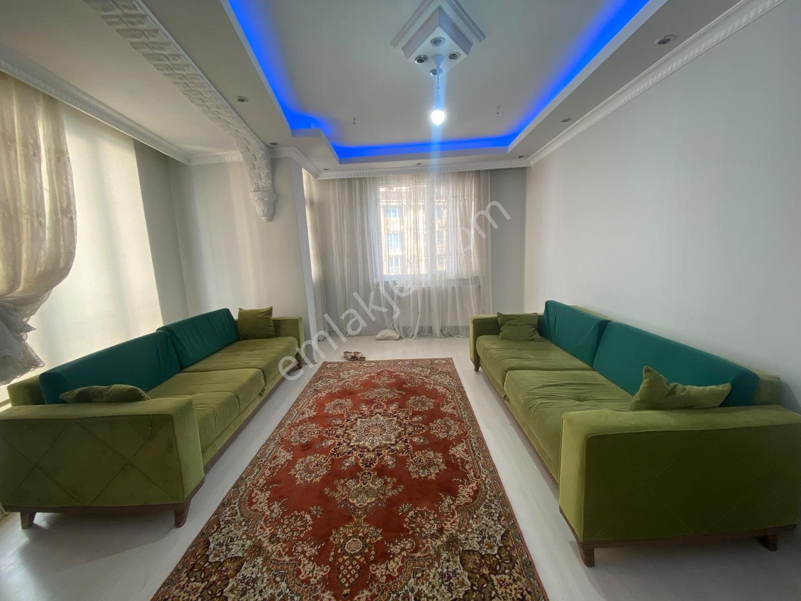 Sultaniyenin Gözdesi E5 Dibi 3+1, 3 Balkonlu Karanlıksız Daire — fotoğraf 2