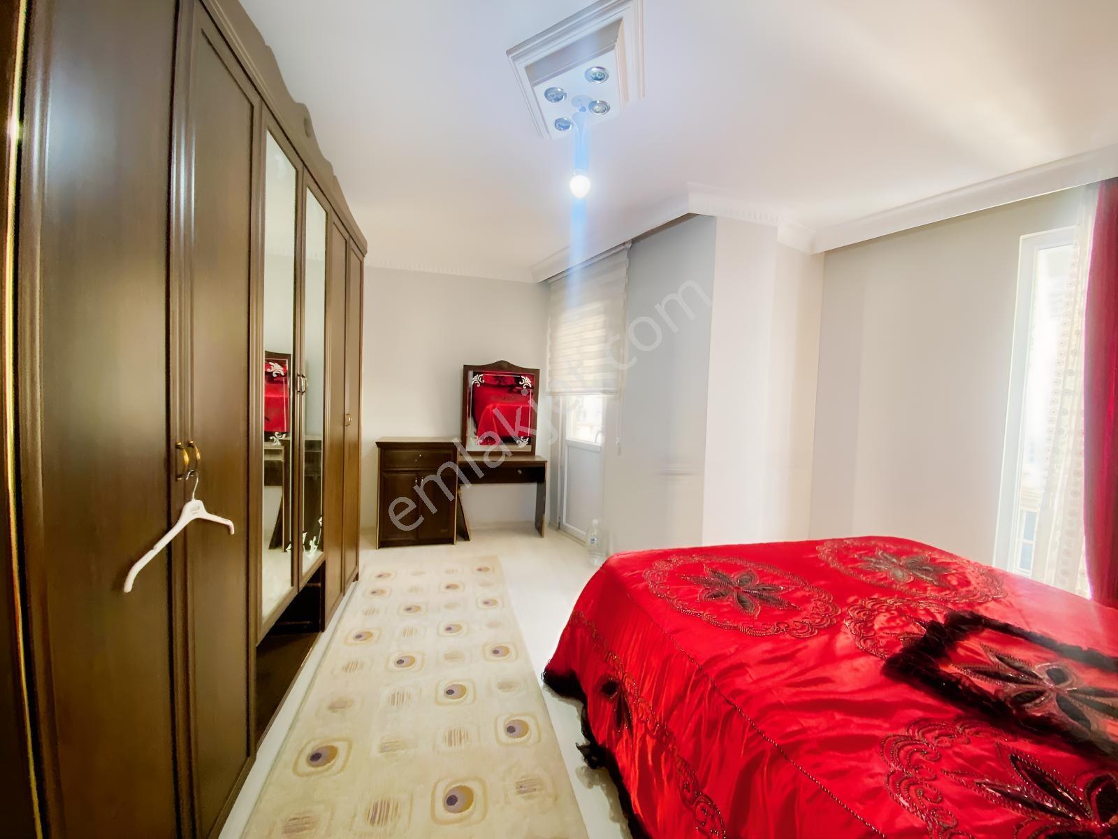 Sultaniyenin Gözdesi E5 Dibi 3+1, 3 Balkonlu Karanlıksız Daire — fotoğraf 7
