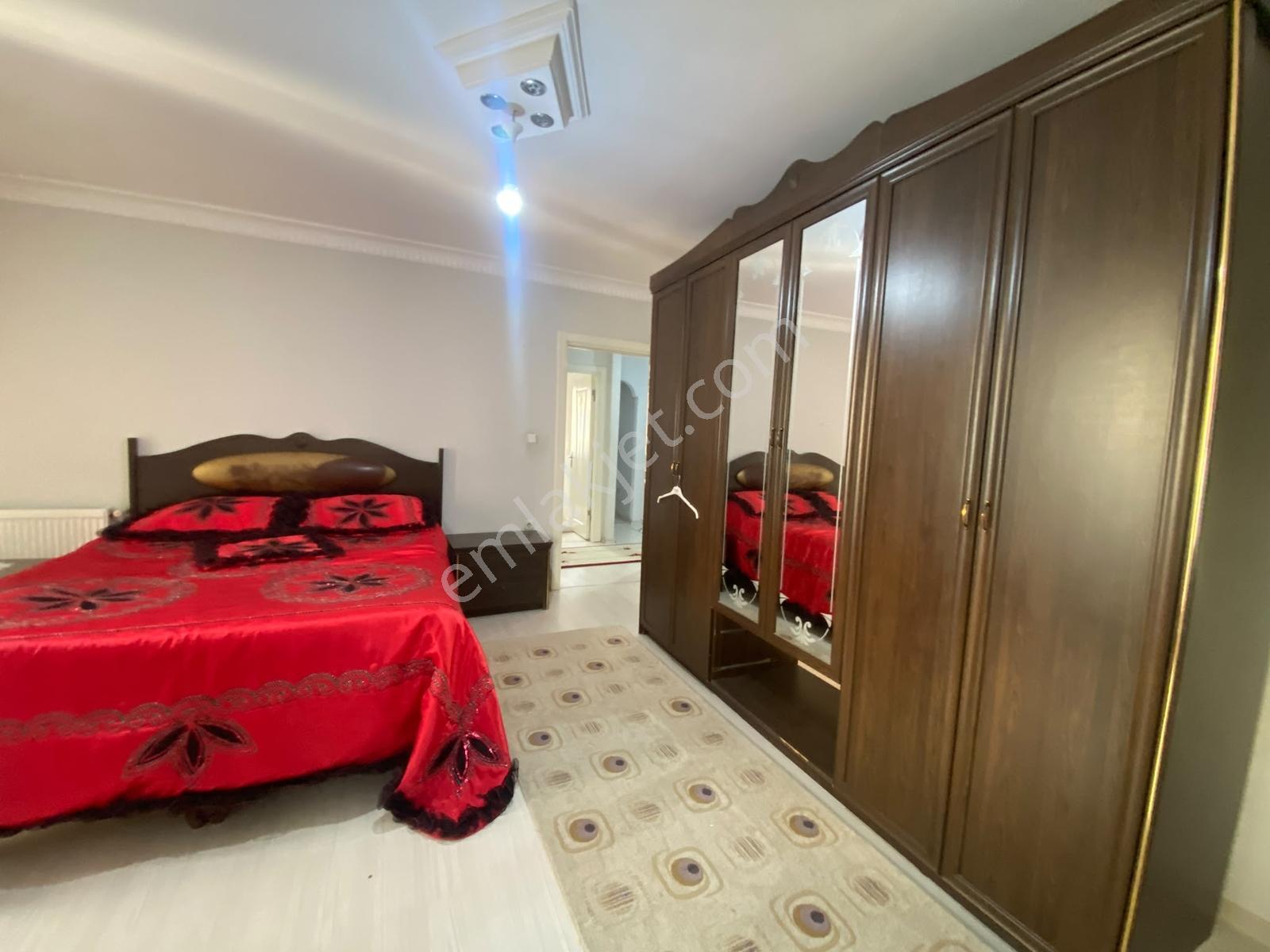 Sultaniyenin Gözdesi E5 Dibi 3+1, 3 Balkonlu Karanlıksız Daire — fotoğraf 9