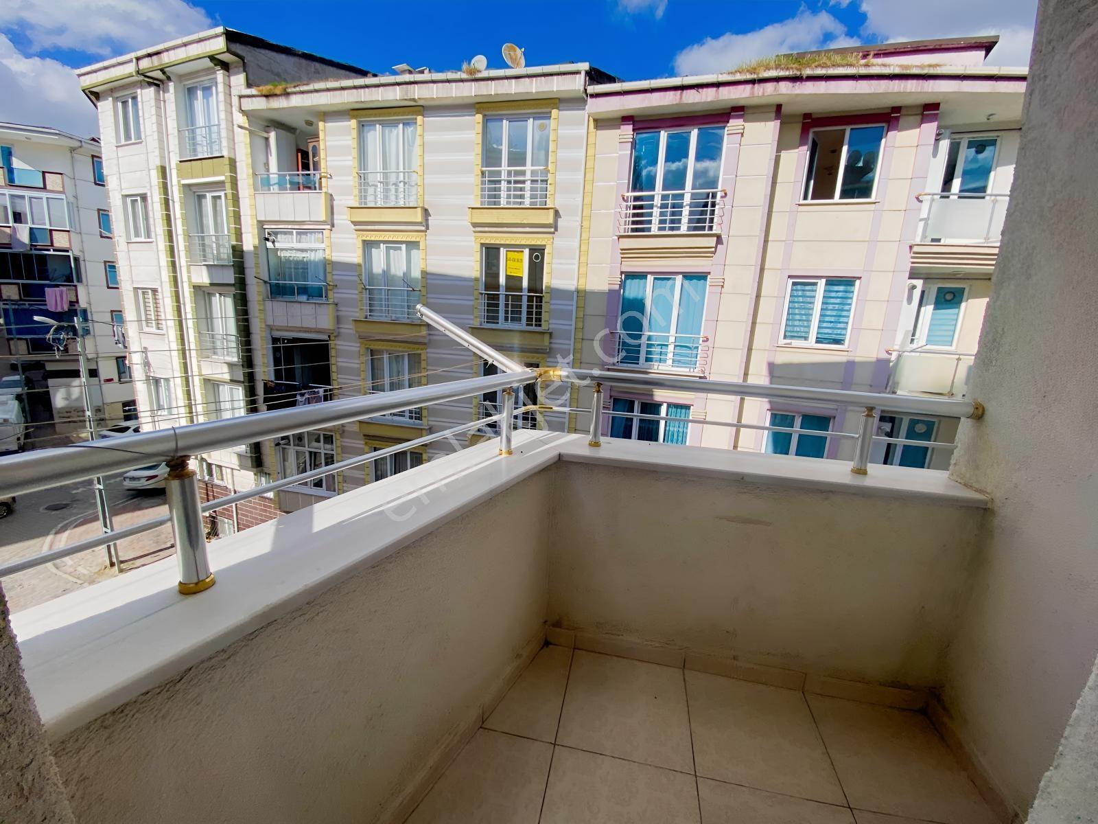 Sultaniyenin Gözdesi E5 Dibi 3+1, 3 Balkonlu Karanlıksız Daire — fotoğraf 10