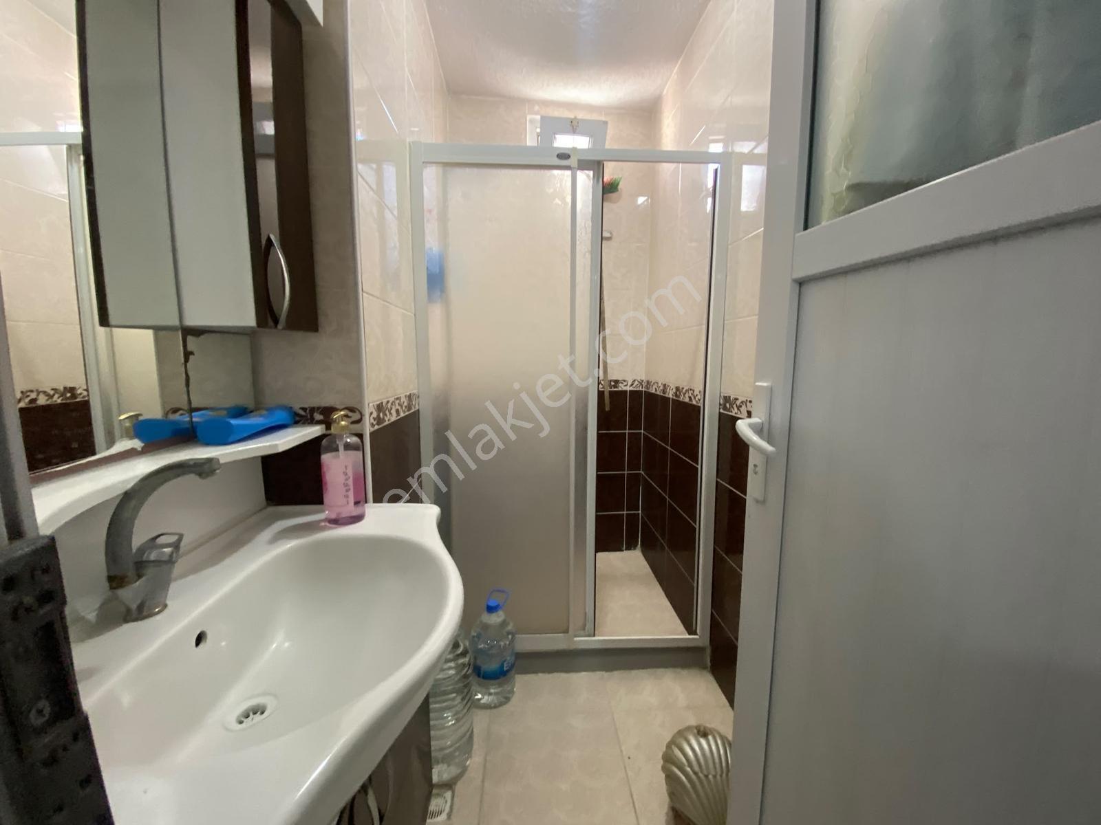 Sultaniyenin Gözdesi E5 Dibi 3+1, 3 Balkonlu Karanlıksız Daire — fotoğraf 11