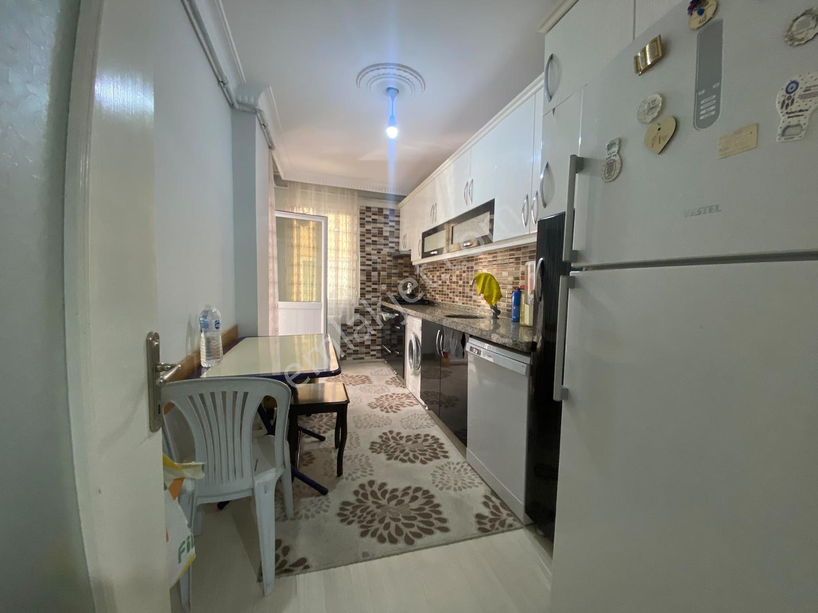 Sultaniyenin Gözdesi E5 Dibi 3+1, 3 Balkonlu Karanlıksız Daire — fotoğraf 13