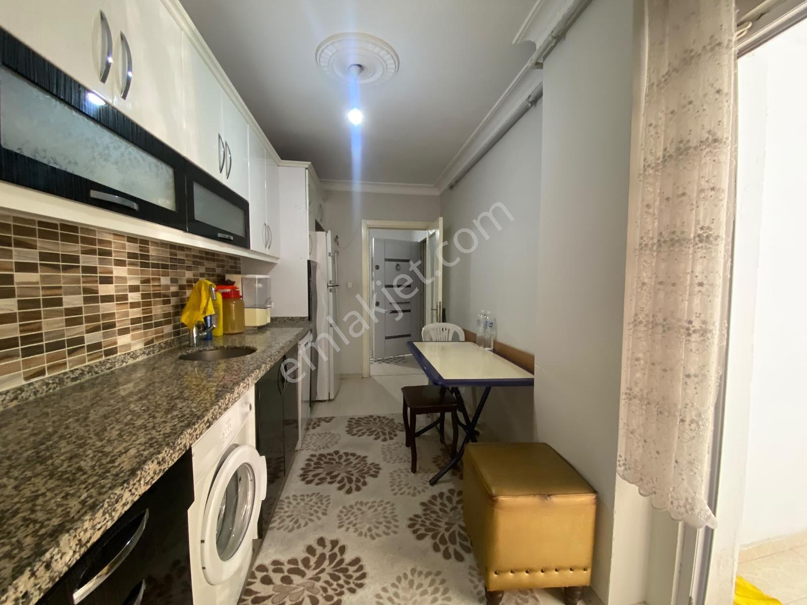 Sultaniyenin Gözdesi E5 Dibi 3+1, 3 Balkonlu Karanlıksız Daire — fotoğraf 14