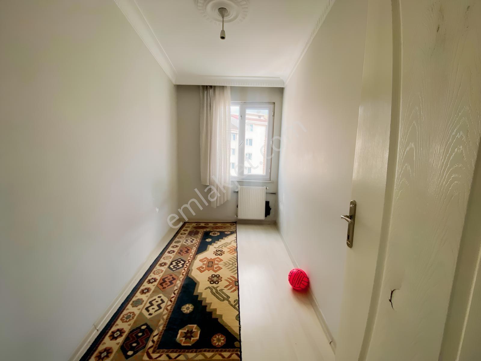 Sultaniyenin Gözdesi E5 Dibi 3+1, 3 Balkonlu Karanlıksız Daire — fotoğraf 16