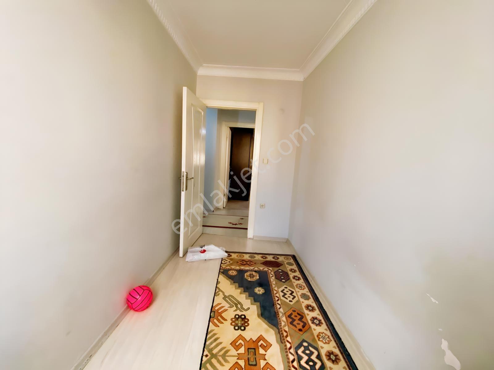 Sultaniyenin Gözdesi E5 Dibi 3+1, 3 Balkonlu Karanlıksız Daire — fotoğraf 17