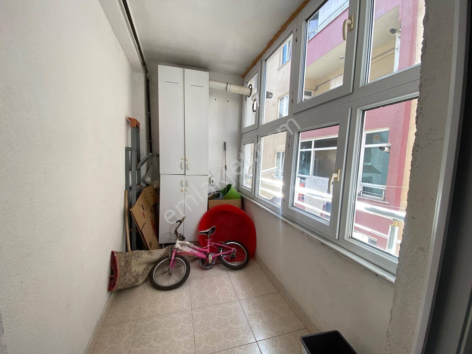 Sultaniyenin Gözdesi E5 Dibi 3+1, 3 Balkonlu Karanlıksız Daire — fotoğraf 18