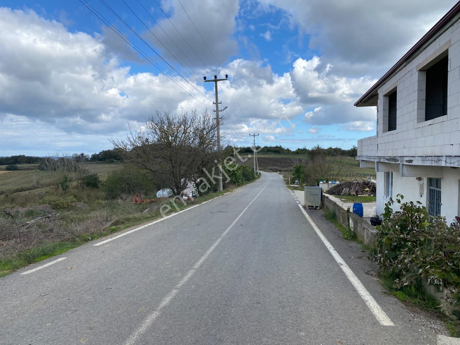 Kanatlar Köyünde Asfalt Cepheli 774 M2 Satılık Harika Tarla — fotoğraf 11