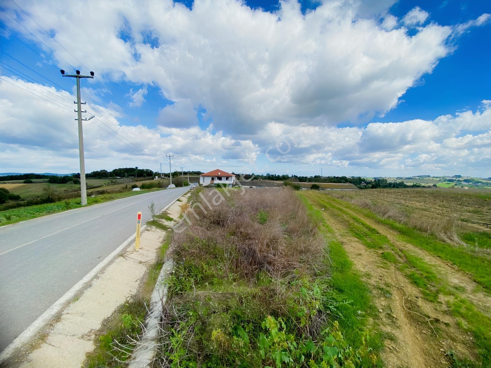 Kanatlar Köyünde Asfalt Cepheli 774 M2 Satılık Harika Tarla — fotoğraf 16
