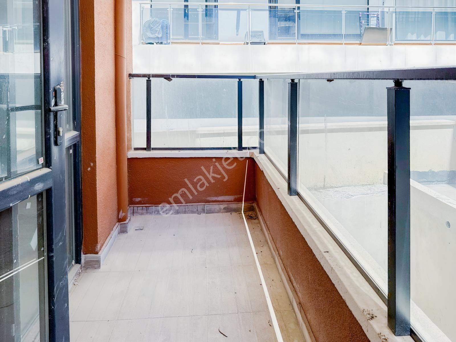 İncek Kızılcaşar Ufuk Üniversitesi Yakını Satılık 1+1 Daire — fotoğraf 3